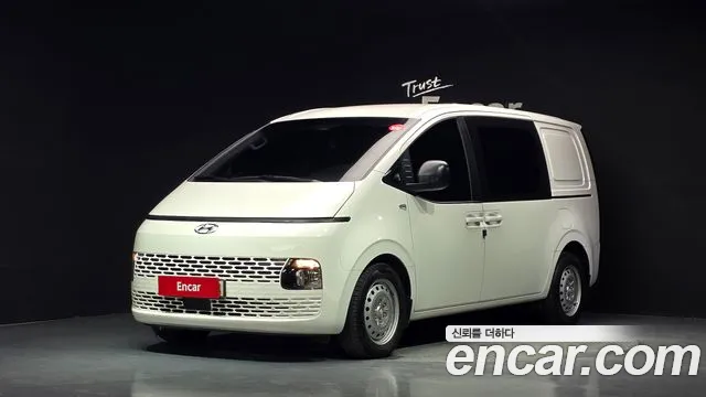 Hyundai Staria 2022 — photo 1