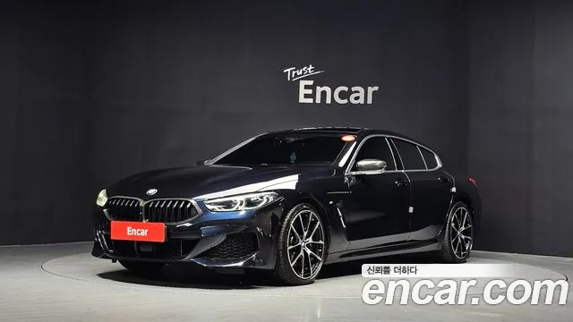 BMW 8-Series 2022 — photo 1