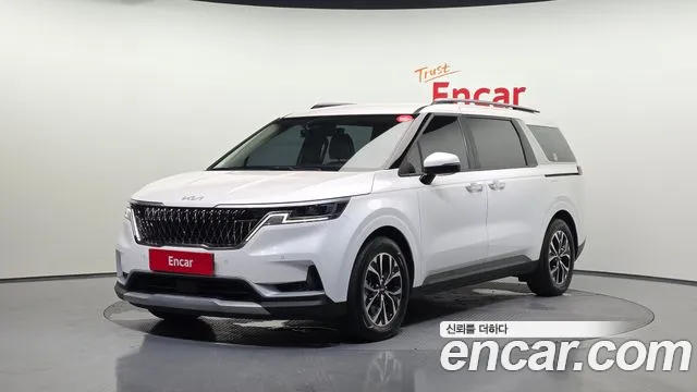 Kia Canival 2023 — photo 1