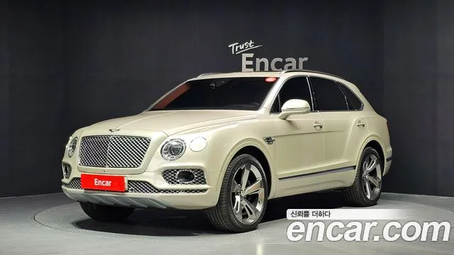Bentley Bentayga 2018 — photo 1
