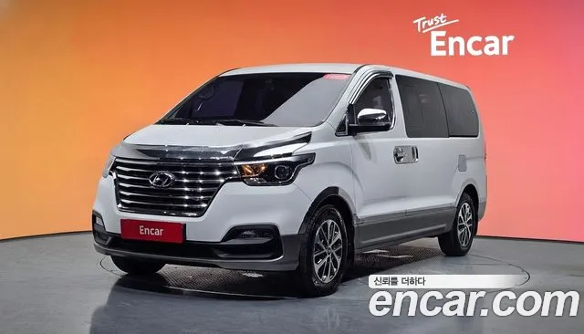 Hyundai Starex 2019 — photo 1