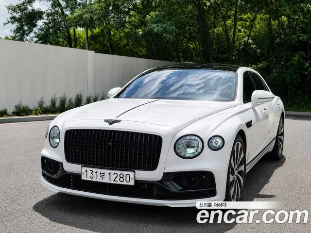 Bentley Flying Spur 2022 — photo 1