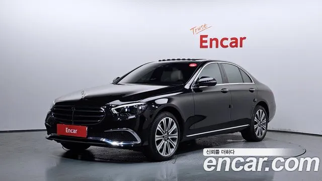 Mercedes-Benz E-Class 2023 — photo 1