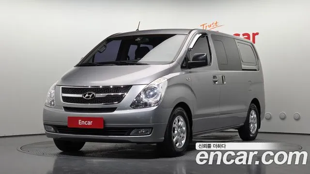 Hyundai Starex 2013 — photo 1