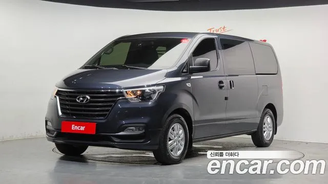 Hyundai Starex 2018 — photo 1