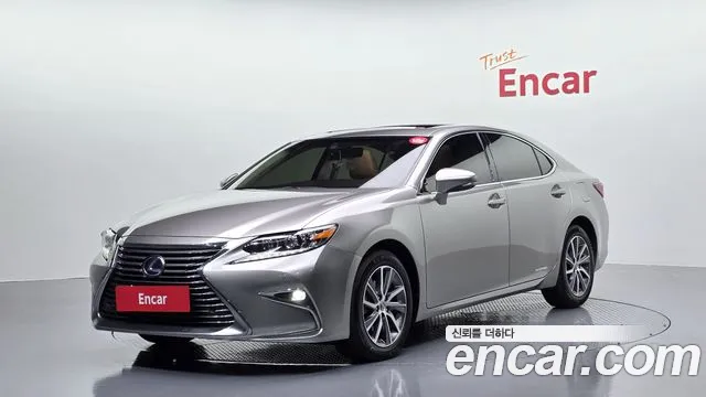 Lexus ES 2018 — photo 1
