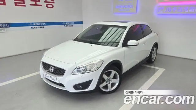 Volvo C30 2012 — photo 1