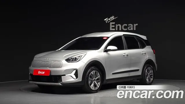 Kia Niro 2023 — photo 1