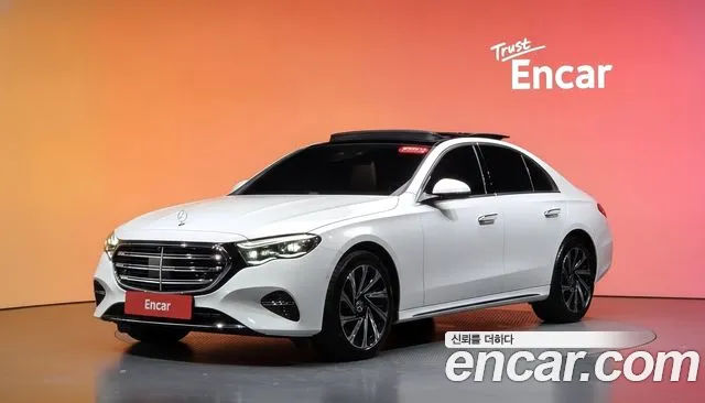 Mercedes-Benz E-Class 2025 — photo 1