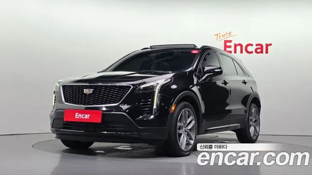 Cadillac XT4 2023 — photo 1