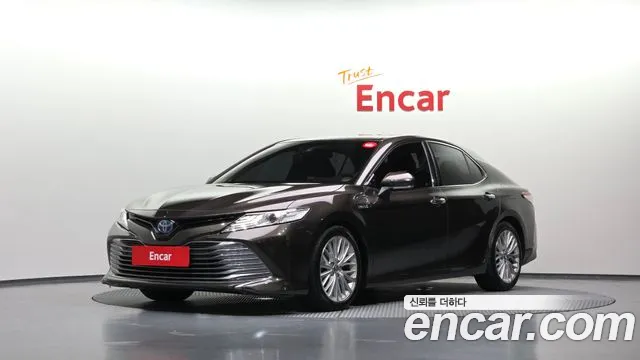 Toyota Camry 2018 — photo 1