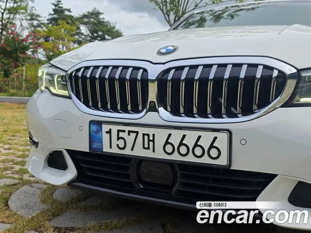BMW 3-Series 2019 — photo 1