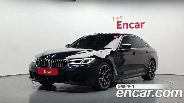 BMW 5-Series 2022 — photo 1