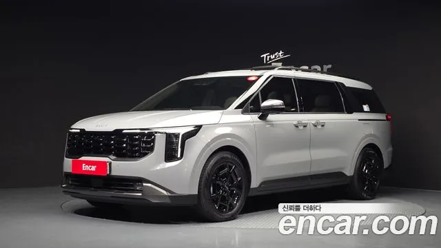 Kia Canival 2025 — photo 1