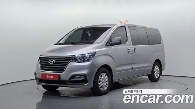 Hyundai Starex 2018 — photo 1