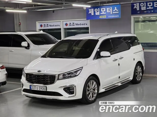 Kia Canival 2020 — photo 1