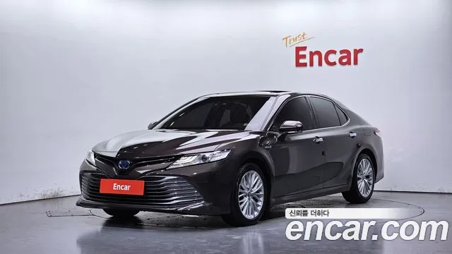 Toyota Camry 2018 — photo 1