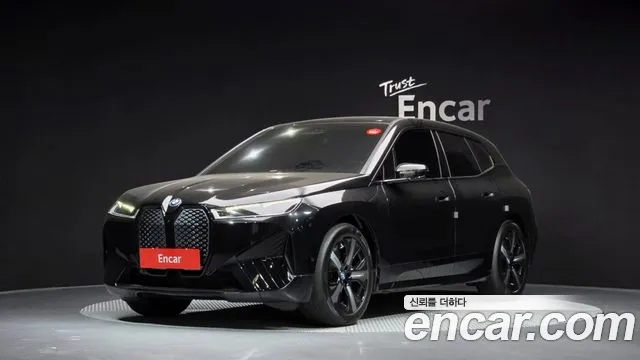 BMW iX 2023 — photo 1