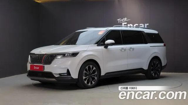 Kia Canival 2023 — photo 1
