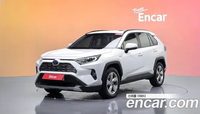 Toyota RAV4 2021 — photo 1