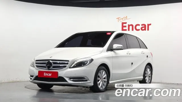 Mercedes-Benz B-Class 2015 — photo 1