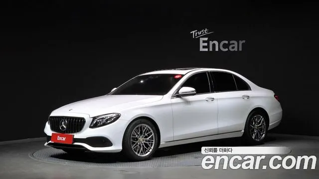 Mercedes-Benz E-Class 2017 — photo 1