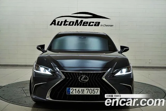 Lexus ES 2024 — photo 1