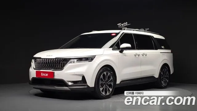 Kia Canival 2023 — photo 1