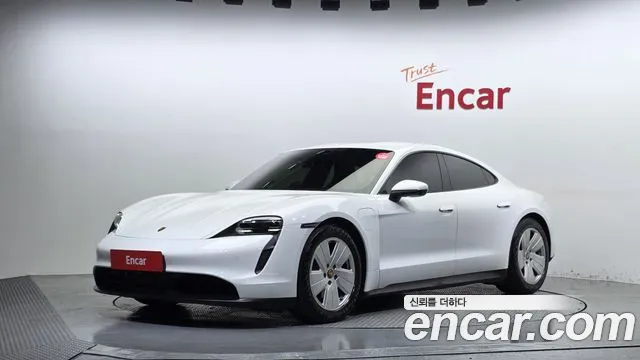 Porsche Taycan 2022 — photo 1