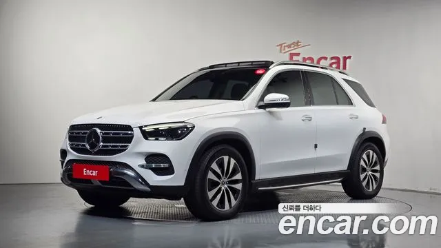 Mercedes-Benz GLE-Class 2023 — photo 1