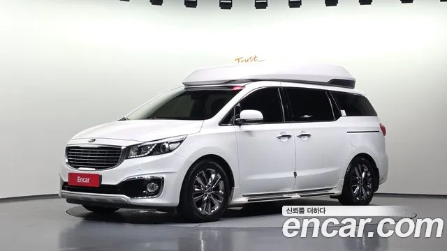 Kia Canival 2018 — photo 1