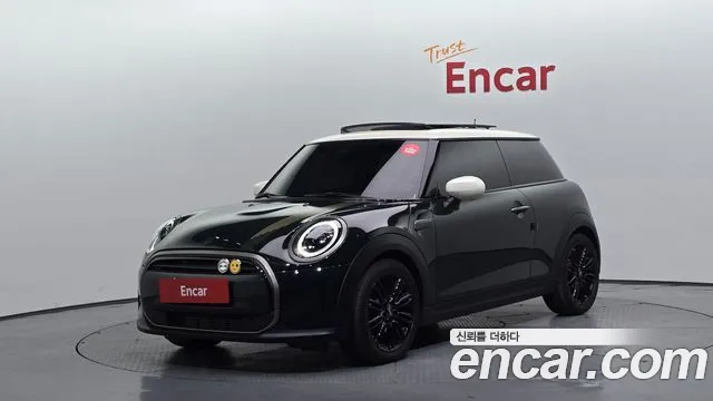 Mini Cooper 2023 — photo 1