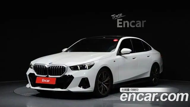 BMW 5-Series 2026 — photo 1