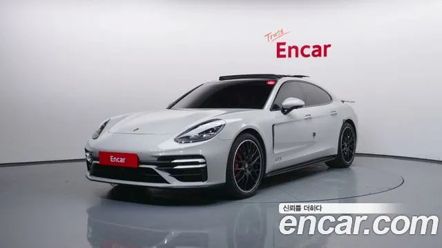 Porsche Panamera 2021 — photo 1