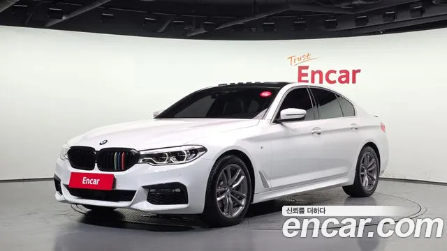 BMW 5-Series 2018 — photo 1