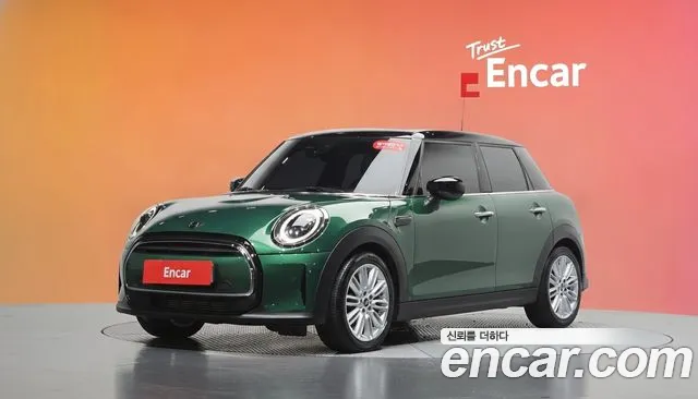 Mini Cooper 2022 — photo 1