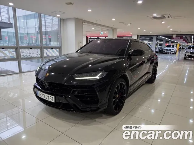 Lamborghini Urus 2021 — photo 1