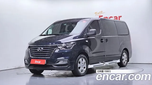 Hyundai Starex 2019 — photo 1