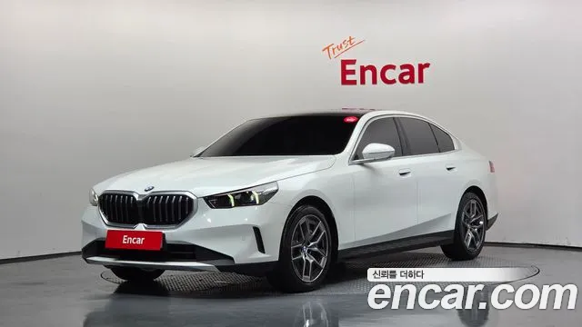 BMW 5-Series 2025 — photo 1