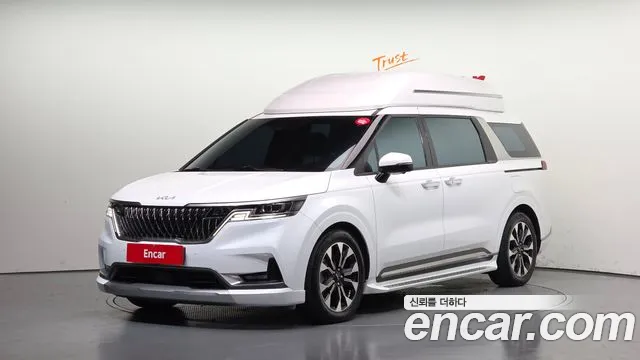 Kia Canival 2023 — photo 1
