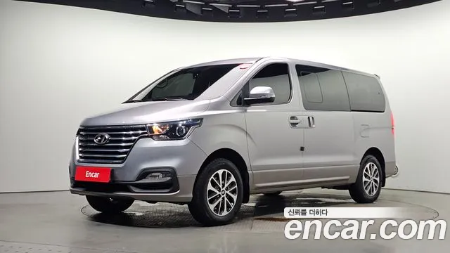 Hyundai Starex 2019 — photo 1