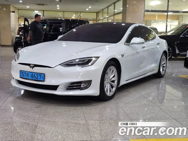 Tesla Model S 2020 — photo 1