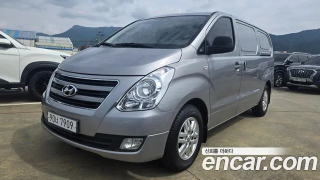 Hyundai Starex 2017 — photo 1