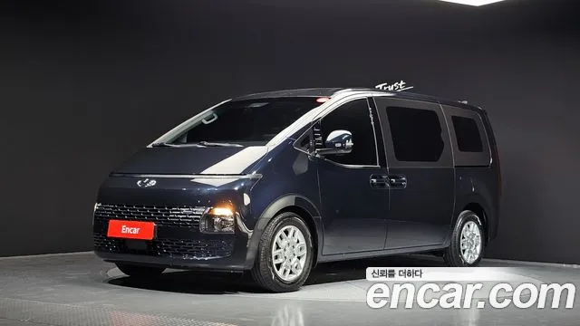 Hyundai Staria 2022 — photo 1