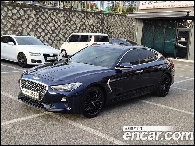 Genesis G70 2018 — photo 1