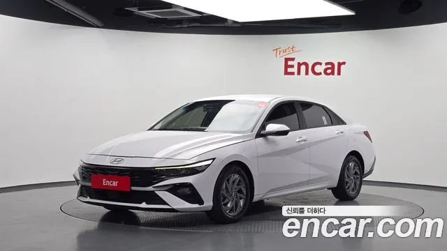 Hyundai AVANTE 2024 — photo 1