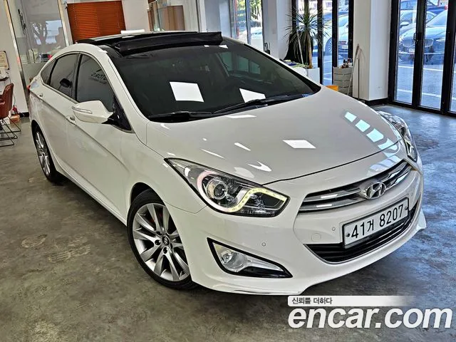 Hyundai i40 2012 — photo 1