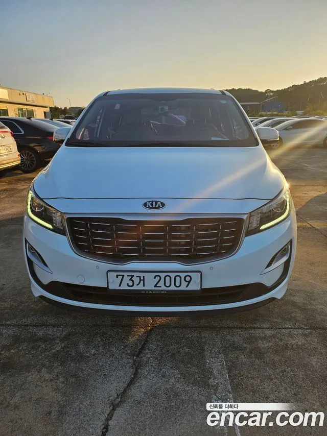 Kia Canival 2019 — photo 1