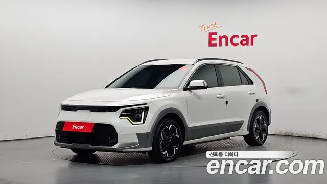 Kia Niro 2023 — photo 1