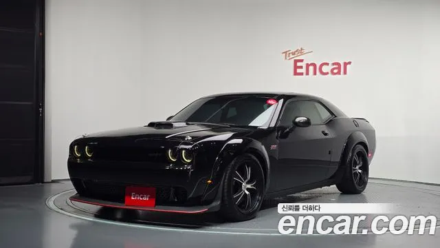 Dodge Challenger 2016 — photo 1